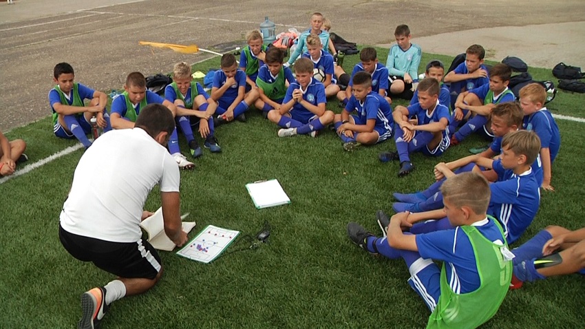 Юные волгоградские футболисты готовятся к турниру в Казани